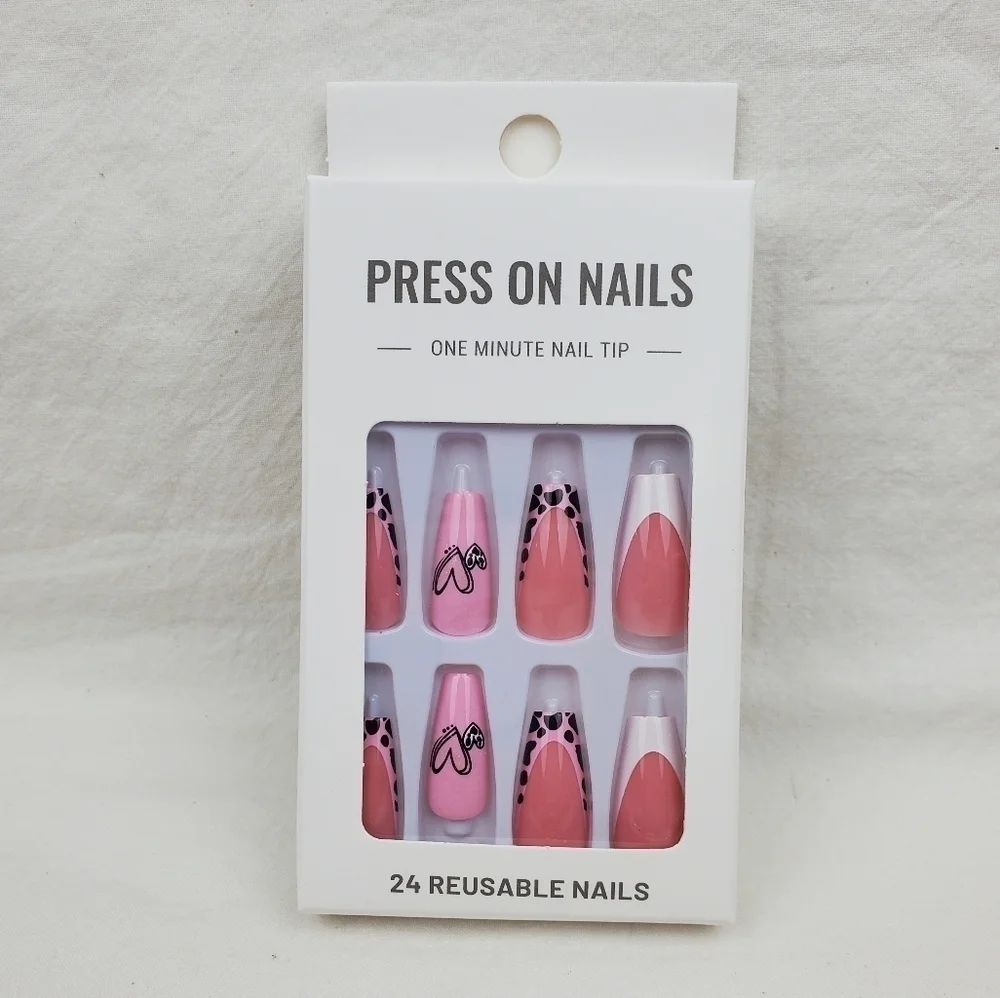 24 Pieces Fake press on nails